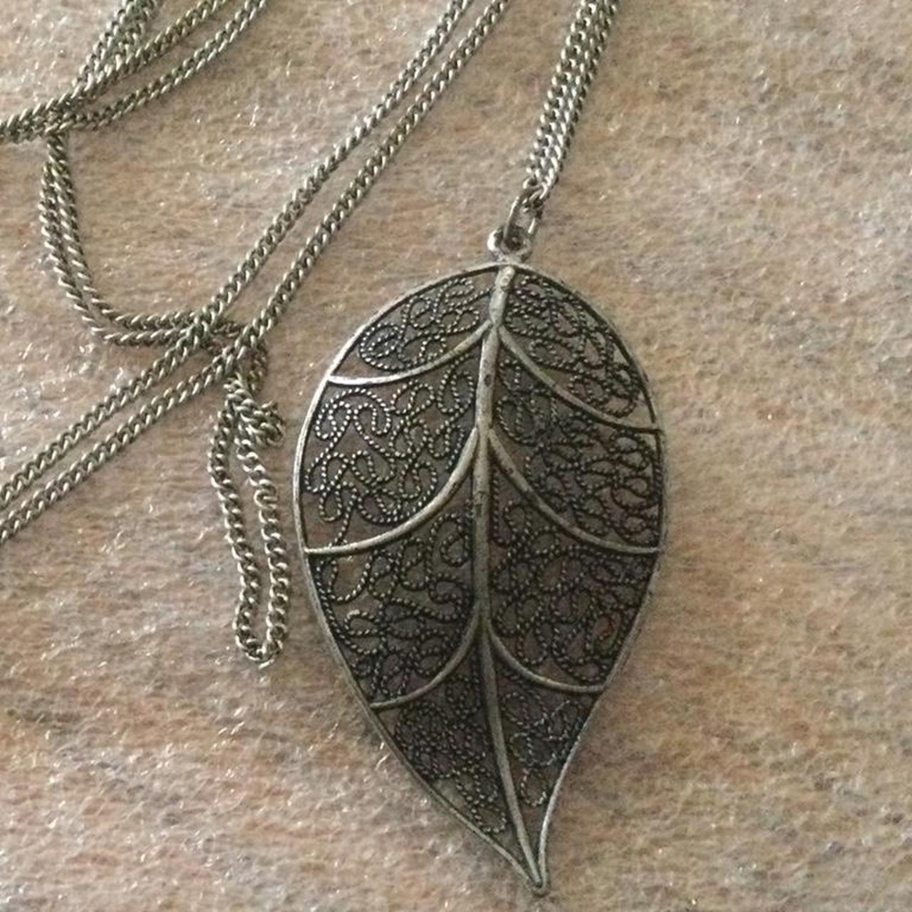 Filigree leaf necklace